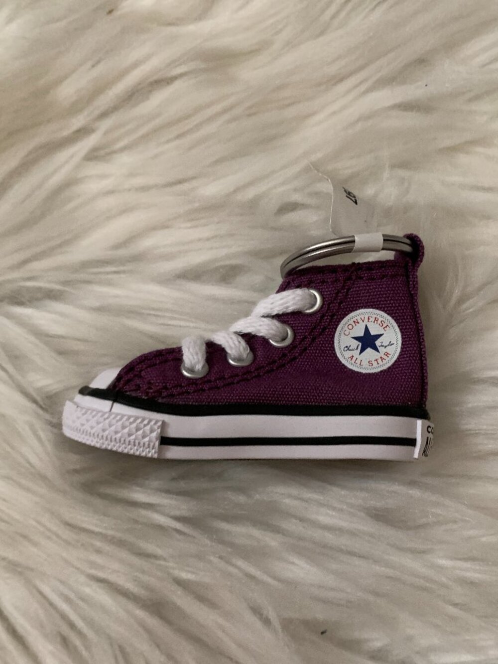 CONVERSE All Star Chuck Taylor Sneaker Key Ring in Purple/White